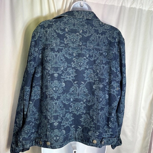 Chico’s Denim Jacket Floral size 2 All Cotton Lightweight Holiday Christmas - Picture 6 of 13